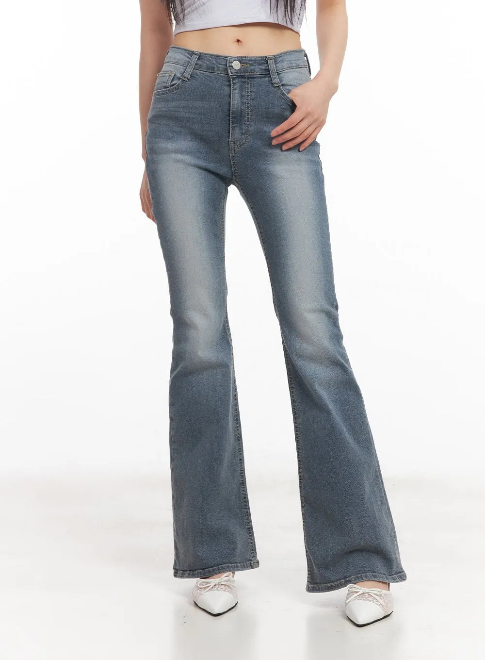 Valia Slim Bootcut Jeans CA522